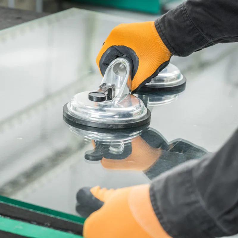 Miroir sur mesure installé dans une salle de bain à Namur